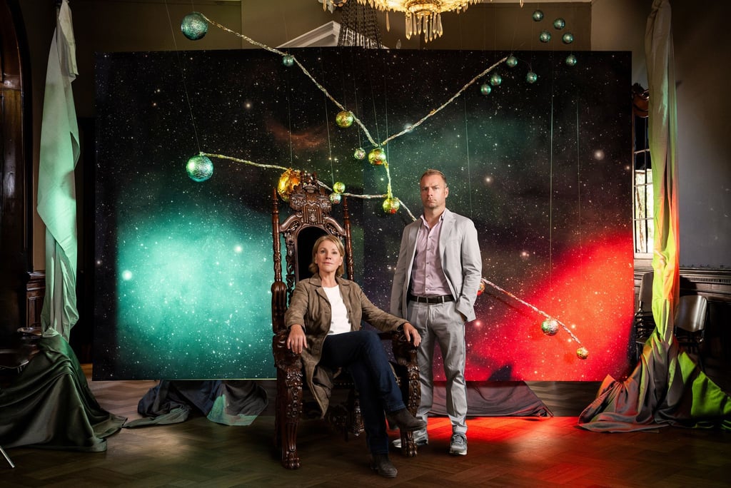 Marie Brand (Mariele Millowitsch) und Jürgen Simmel (Hinnerk Schönemann) müssen sich in ihrem neuen Fall mit Verschwörungstheorien rund um das Planetensystem Aldebaran beschäftigen.