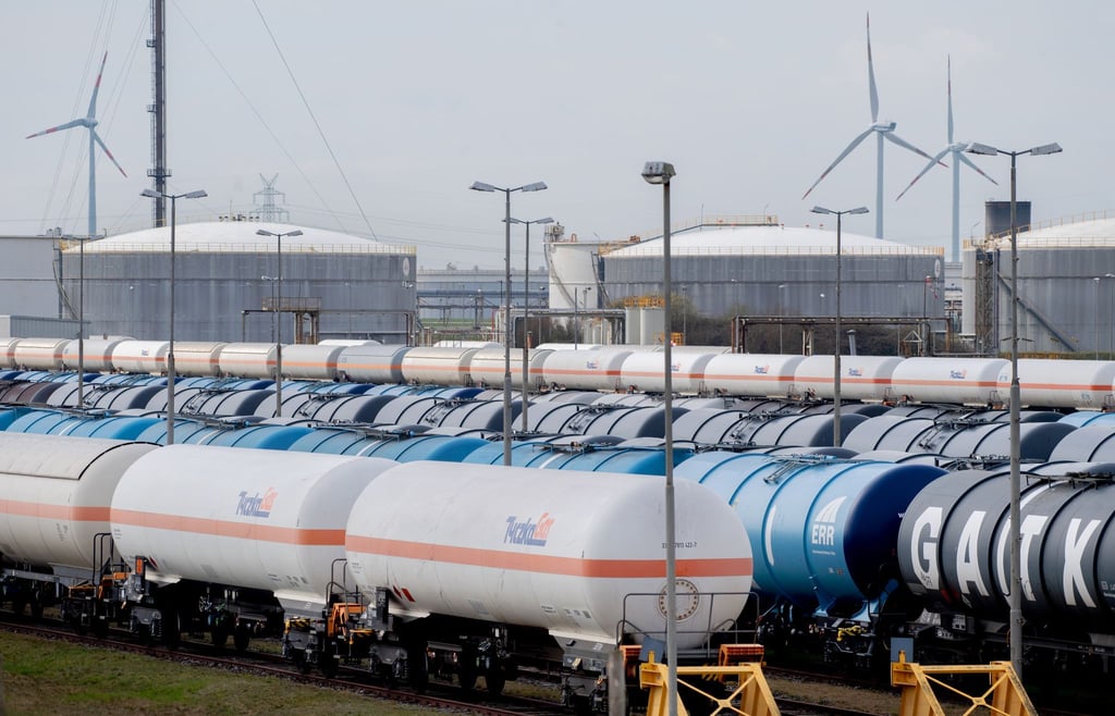 Wilhelmshaven könnte künftig eine Drehscheibe für den Export von klimaschädlichem CO2 werden. (Archivbild)