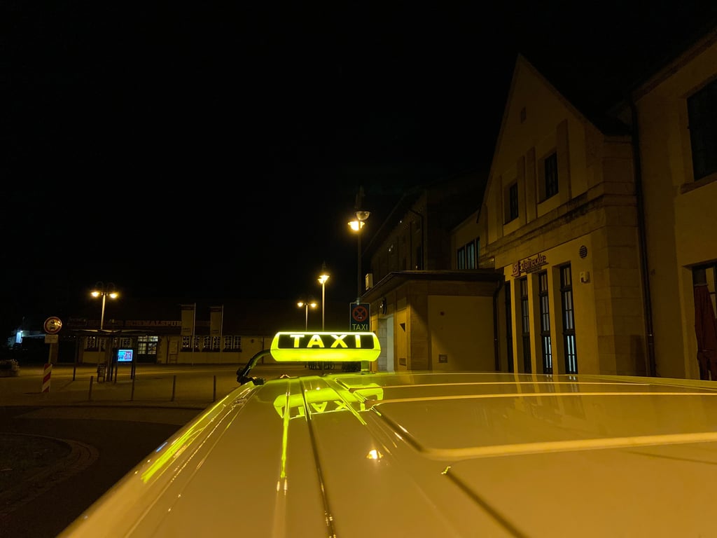 Wer in Wernigerode (Harzkreis) unter der Woche spätabends ein Taxi braucht, ist häufig aufgeschmissen. So ist die Lage inzwischen in vielen Regionen Sachsen-Anhalts.