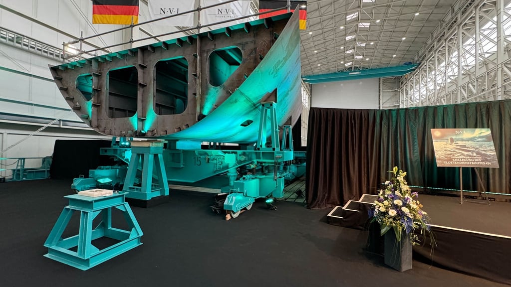 Im Februar ist bereits das erste von drei neuen Flottendienstbooten in Wolgast auf Kiel gelegt worden. (Archivbild)