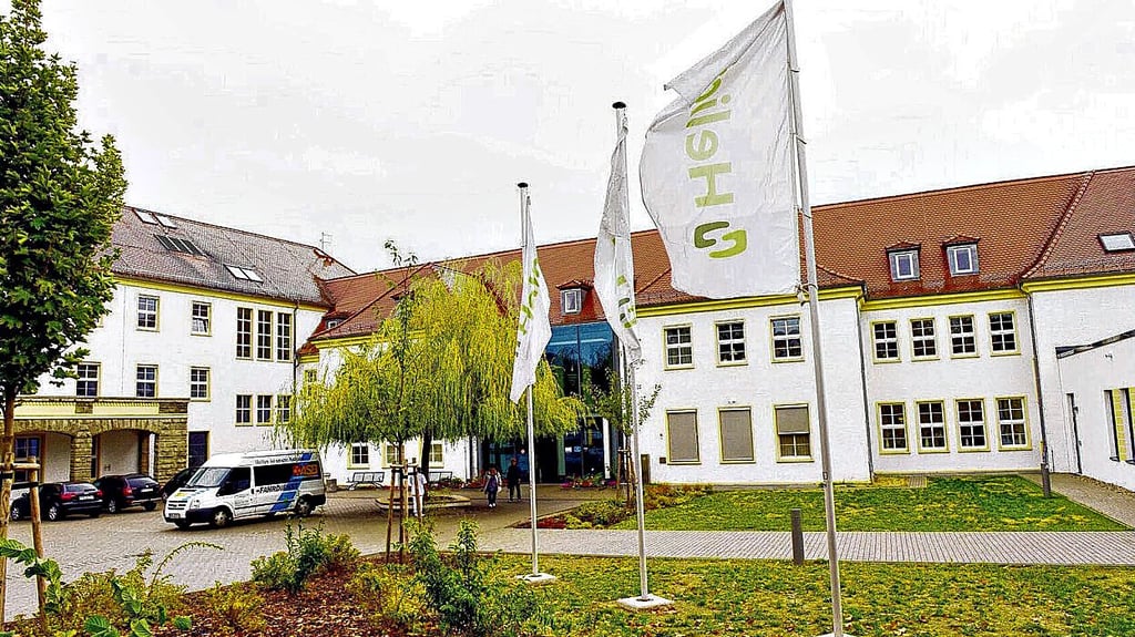 Die Helios-Klinik in Eisleben: Pflegekräfte kritisieren die dortigen Arbeitsbedingungen.