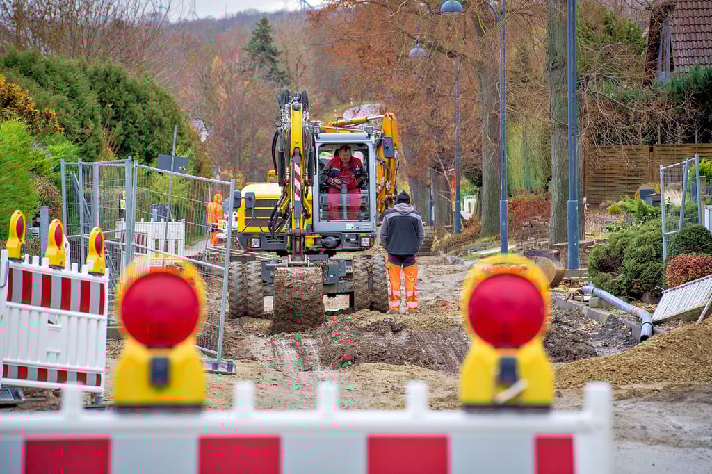 Am Naumburger Linsenberg wird noch  gearbeitet. Die Sperrung verlängert sich.