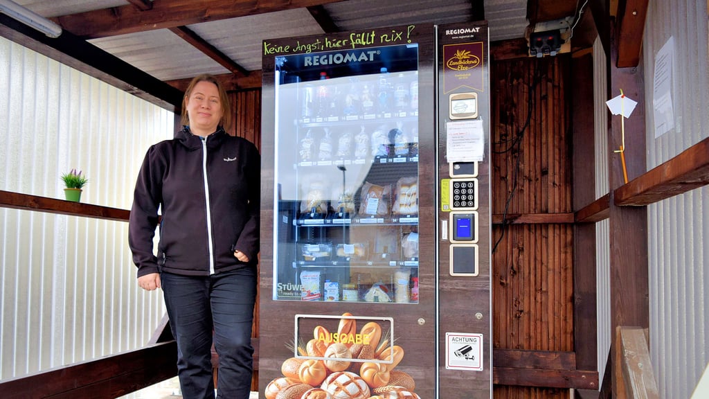 Chefin Elisabeth Elze hat den Automaten im Oktober in Hinsdorf aufstellen lassen.