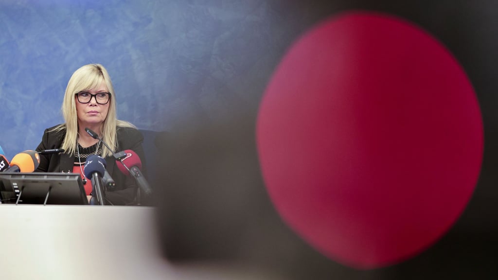 Einen Tag vor der Eröffnung des Weihnachtsmarkts schaute sich Magdeburgs Oberbürgermeisterin Simone Borris (parteilos) den Prozess gegen den Attentäter an.