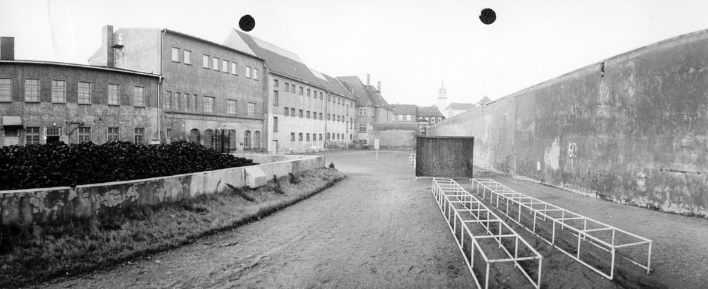 Der Geschlossene Jugendwerkhof in Torgau war die Endstation, die die DDR für sogenannte „schwererziehbare“ Kinder vorgesehen hatte. Um hier zu landen, brauchte es nicht einmal ein Gerichtsurteil.