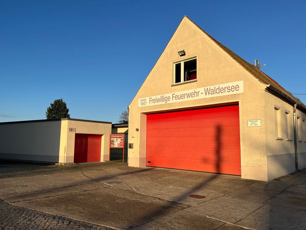 Das aktuelle Walderseer Gerätehaus ist zu klein für Mensch und Material. Deshalb wird es neu gebaut.