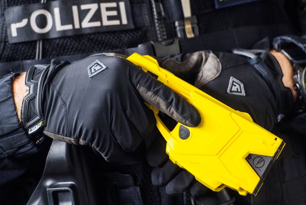 Noch 2024 hatte sich die GdP gegen den Taser ausgesprochen. (Symbolbild)