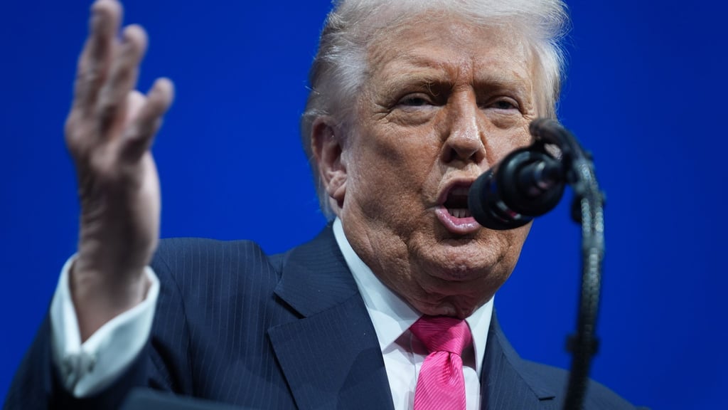 Trump hat das Gesetz zu Epstein unterzeichnet.