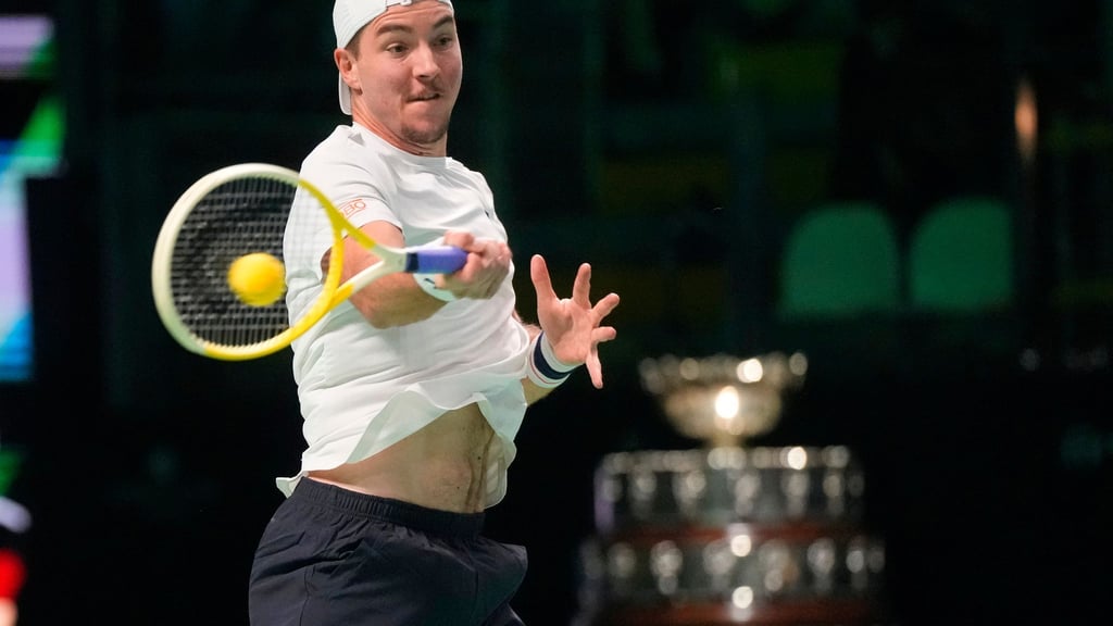 Jan-Lennard Struff verliert sein Auftaktmatch in Bologna.