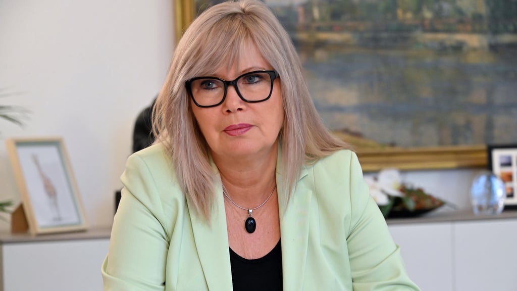 Magdeburgs Oberbürgermeisterin Simone Borris nahm an einem der ersten Verhandlungstage im Prozess gegen den Weihnachtsmarkt-Attentäter Taleb A. teil – eine persönliche, notwendige Erfahrung, wie sie sagt.