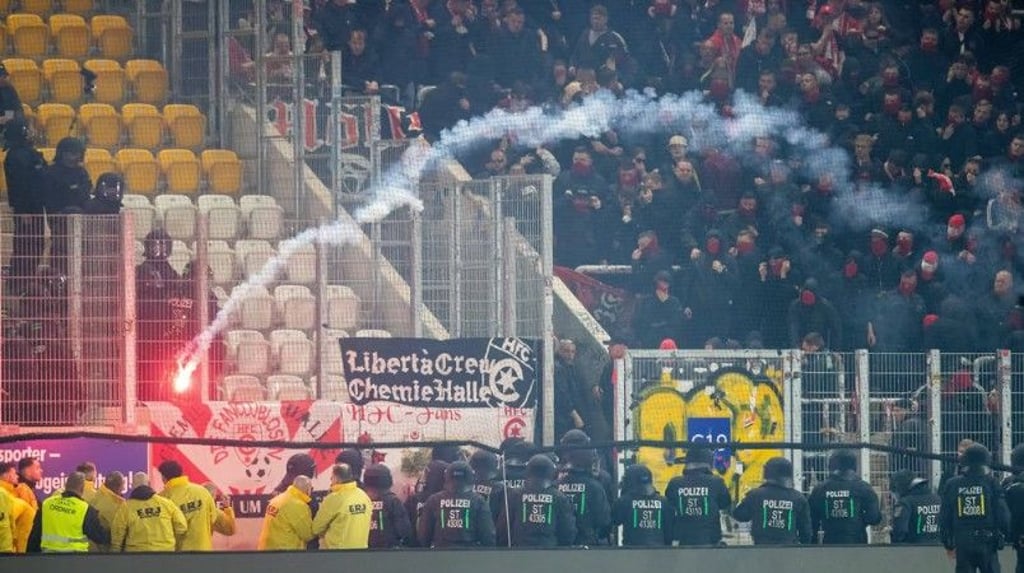 Die Ausschreitungen überschatteten das letzte Duell zwischen Jena und Halle.