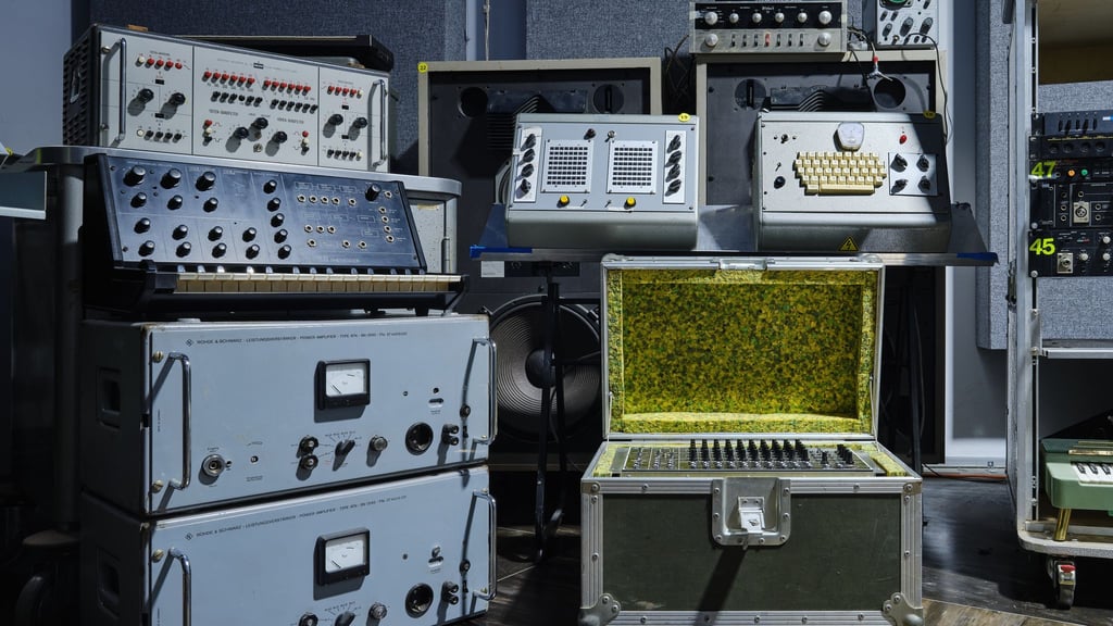 Mehr als 450 Stücke aus dem Nachlass von Florian Schneider wurden versteigert.