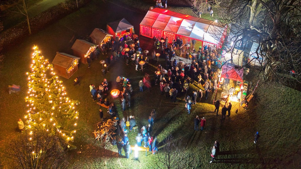 Der Thieadvent in Hundisburg ist zwar ein kleiner, aber äußerst gemütlicher Weihnachtsmarkt.