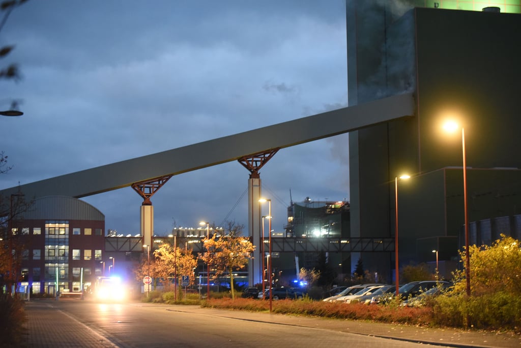 Zahlreiche Einsatzkräfte sind vor Ort.