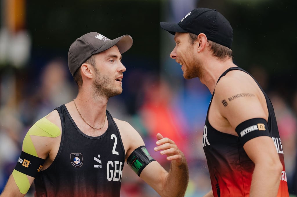 Nils Ehlers (r) und Clemens Wickler stehen m WM-Viertelfinale.