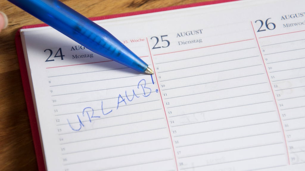 Die frühzeitige Urlaubs-Planung ist praktisch, aber nicht immer Pflicht.