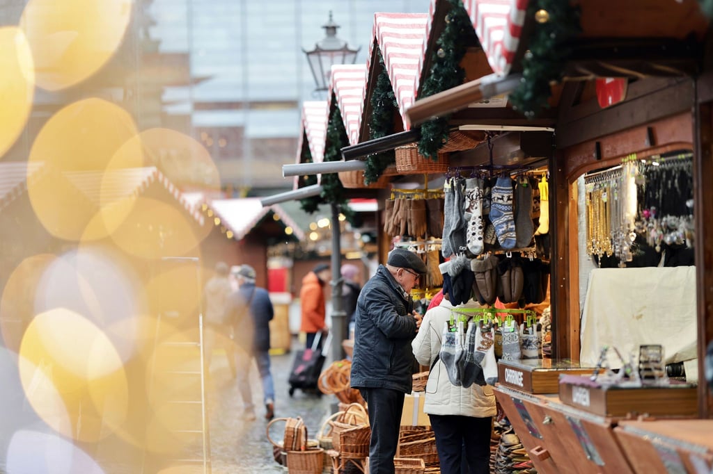 Genau elf Monate nach dem Anschlag wurde der Magdeburger Weihnachtsmarkt eröffnet.