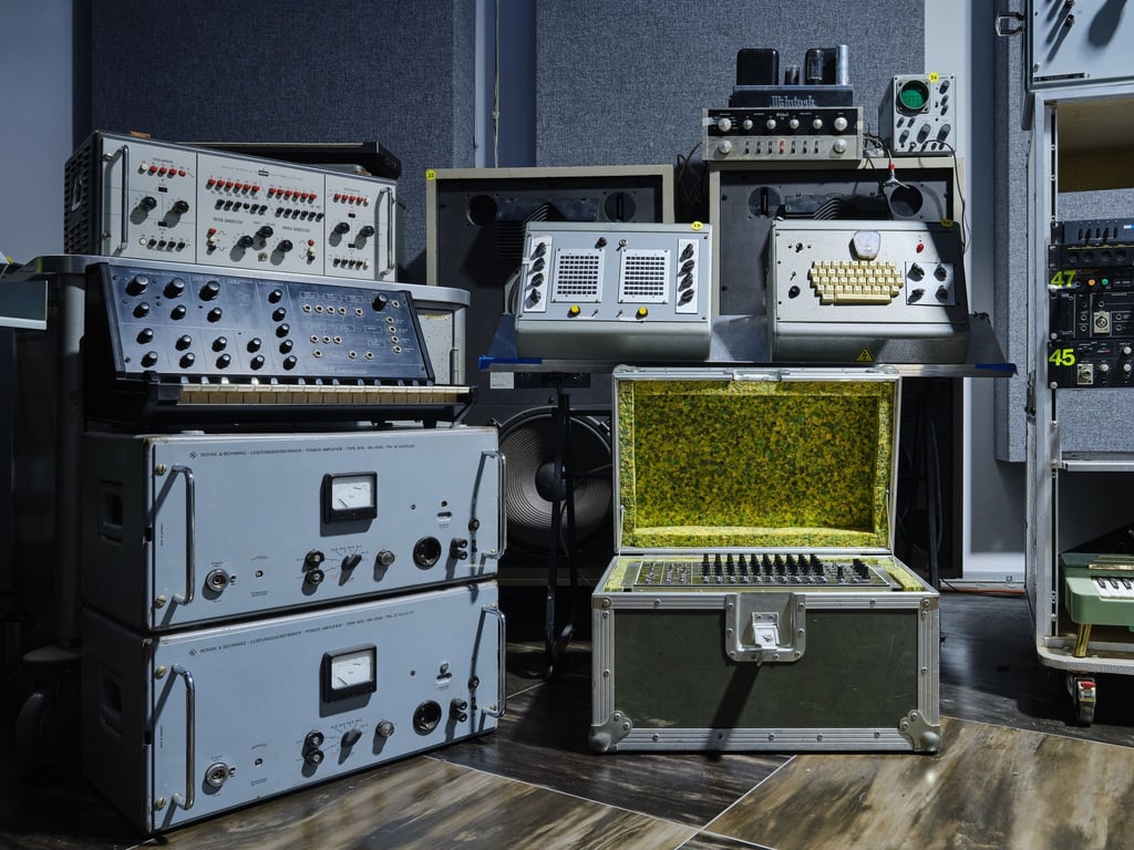 Mehr als 450 Stücke aus dem Nachlass von Florian Schneider wurden versteigert.