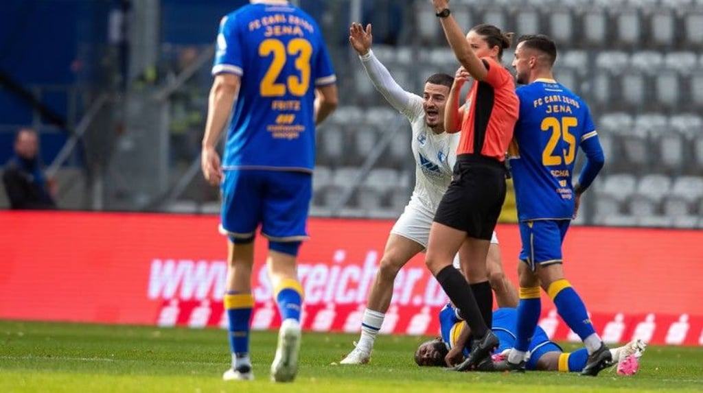 Manassé Eshele erlitt im Spiel gegen Magdeburg eine Gehirnerschütterung.