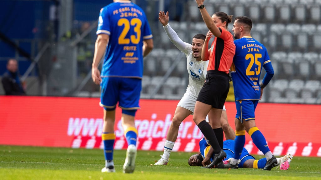 Manassé Eshele erlitt im Spiel gegen Magdeburg eine Gehirnerschütterung. 