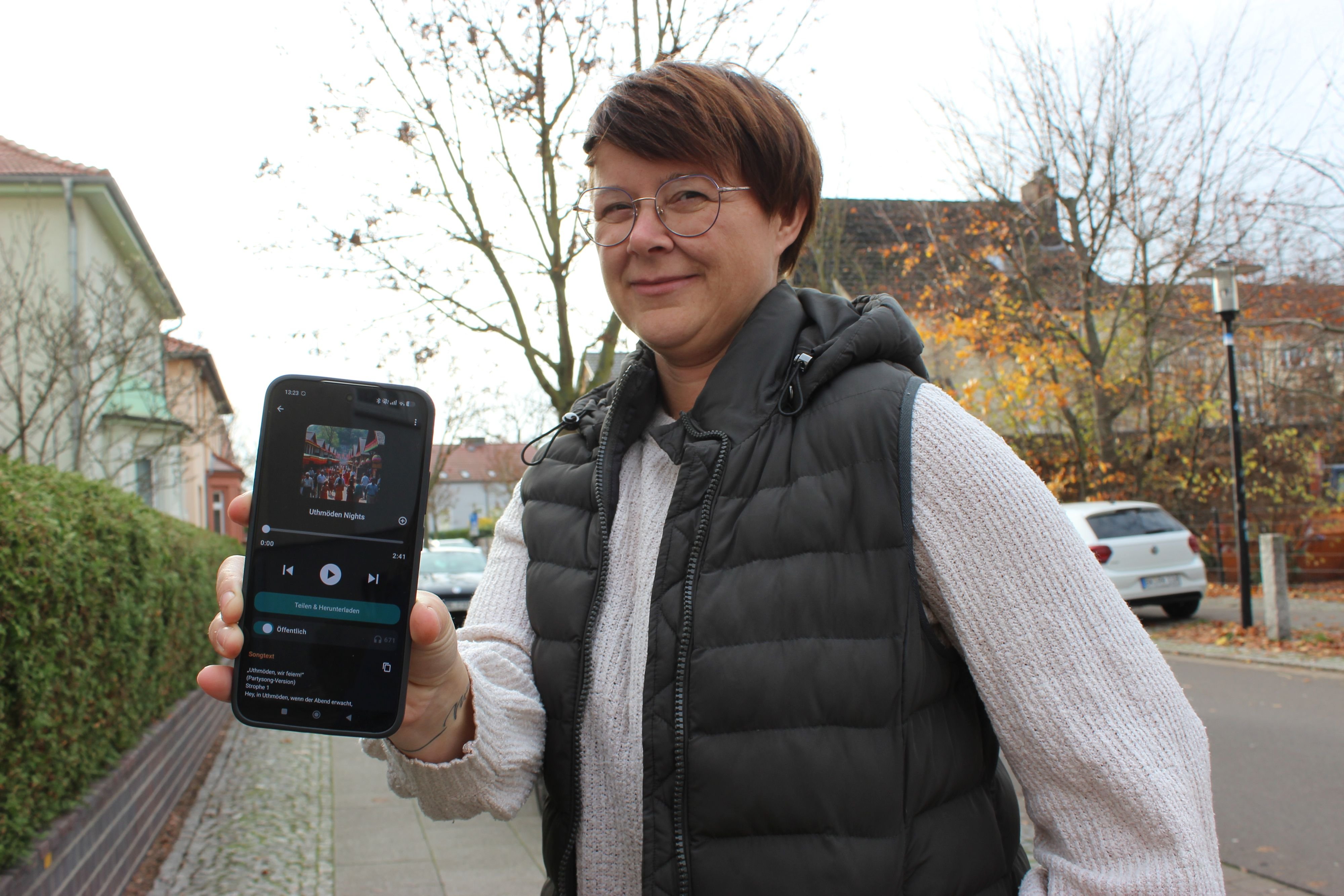 Künstliche Intelligenz singt Partyhymne: Eigenes Lied: Uthmöden singt über Vereine, Feste und Zusammenhalt