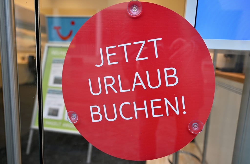 Rund um Weihnachten und den Jahreswechsel werben die Veranstalter besonders intensiv mit ihren Frühbucherangeboten für die Sommersaison.