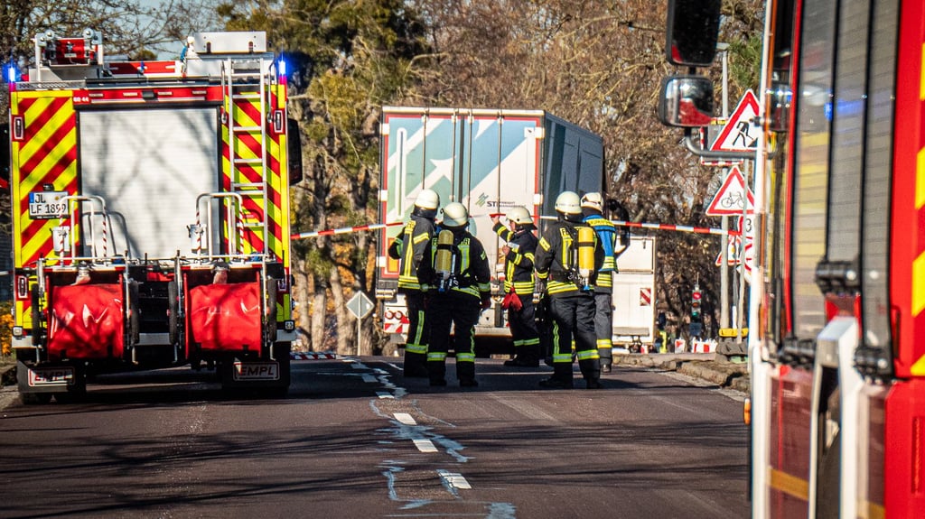 Wegen eines Gasaustritts ist die B184 bei Menz in beide Richtungen voll gesperrt. 