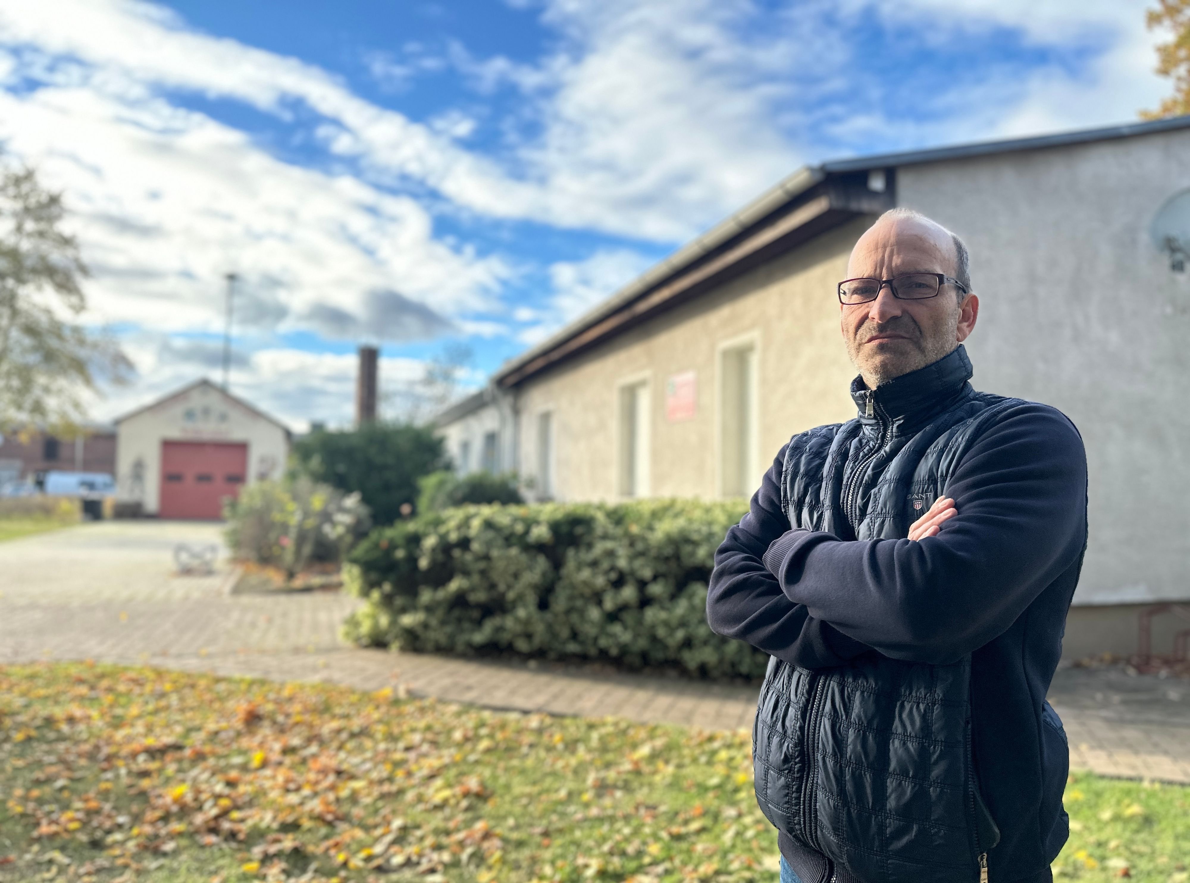 Gemeinde fährt auf Bruch: Trotz Hilferuf aus Woltersdorf: Biederitz reißt Feuerwehr-Gebäude ab