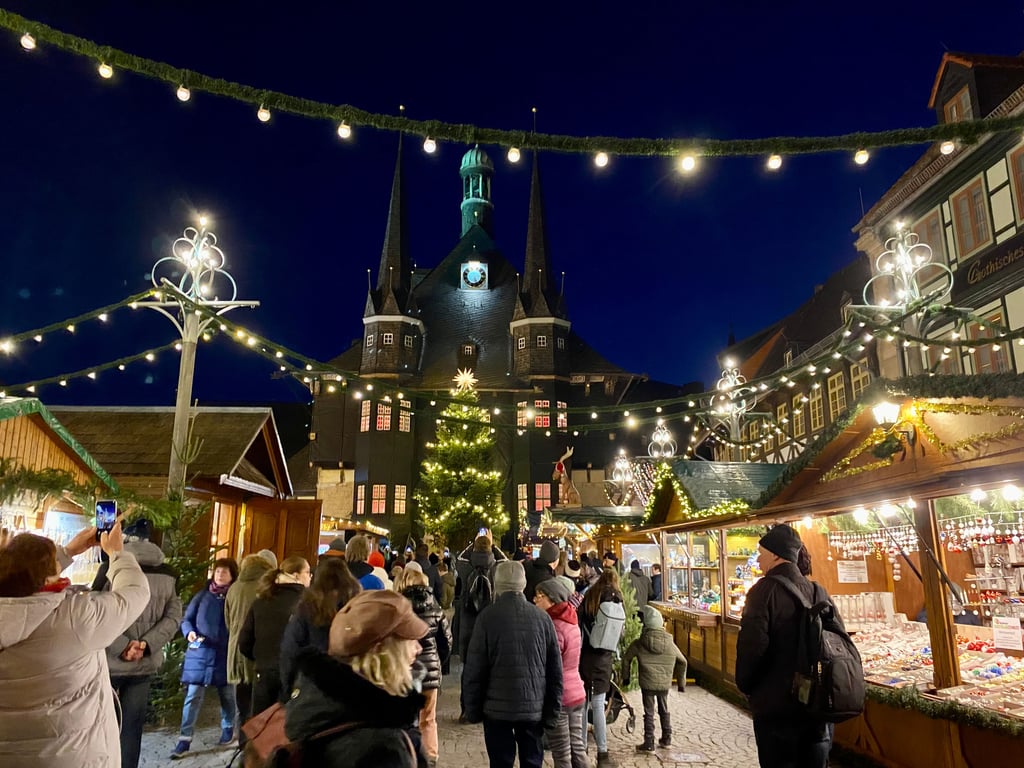 Der Weihnachtsmarkt in Wernigerode ist offiziell eröffnet.