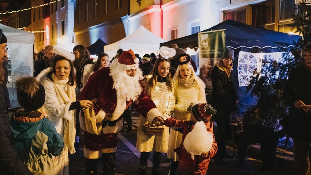 In Magdeburg gibt es zahlreiche kleine Weihnachts- und Adventsmärkte in den Stadtteilen. Seit 2024 müssen sie auch ein Sicherheitskonzept vorweisen. 