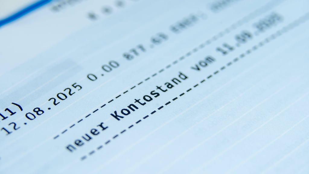 89,90-Euro-Abbuchungen ohne gültiges SEPA-Mandat breiten sich in Sachsen-Anhalt aus. Die Spuren der Betrüger führen ins Ausland. Die Verbraucherzentrale verrät, wie sich Betroffene wehren können.&nbsp;