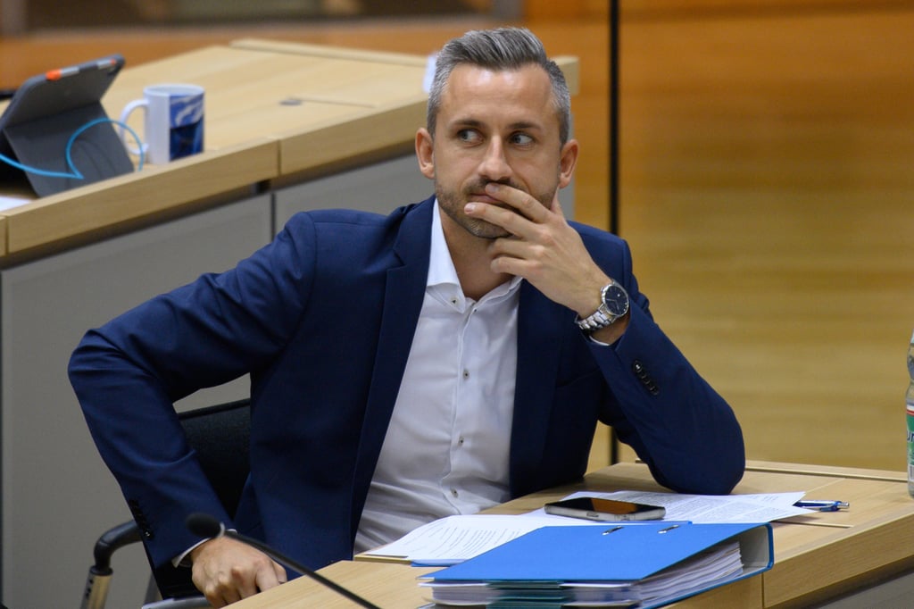 Lernen müssen man „aus allen“ Verbrechen, kontert Ulrich Siegmund eine Frage zum Judenmord.