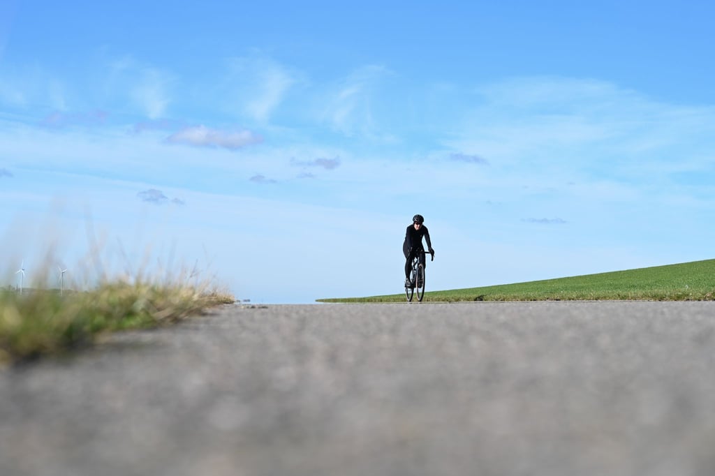Das Wochenende startet freundlich und sonnig. (Symbolbild)