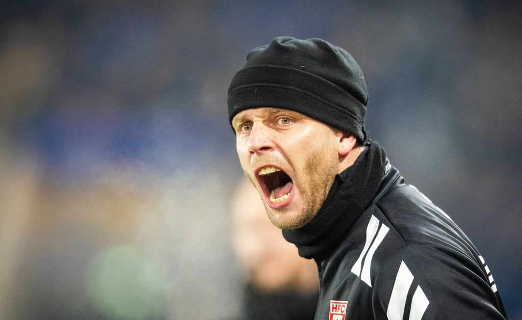 HFC-Trainer Robert Schröder lieferte sich nach dem 1:1 bei Carl Zeiss Jena ein Wortgefecht mit einem Offiziellen der Jenaer.