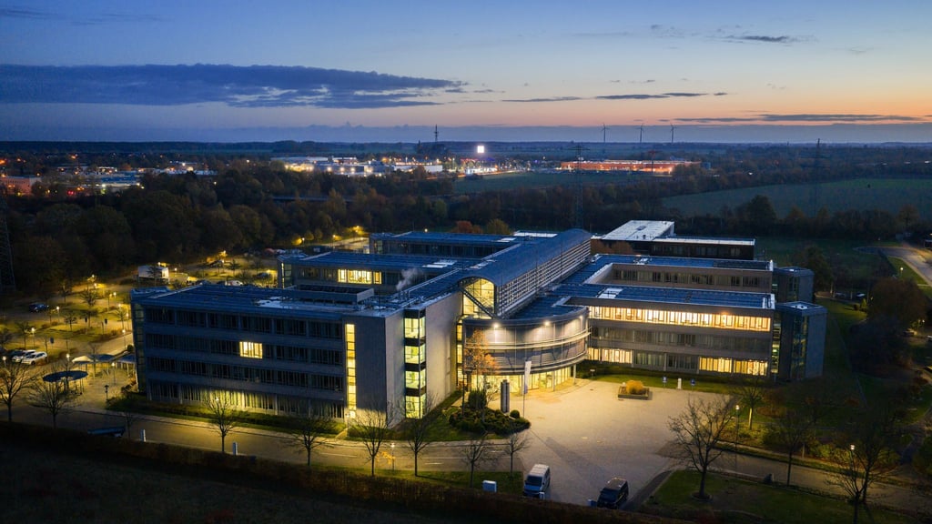 Die Bundesgesellschaft für Endlagerung (BGE) im niedersächsischen Peine sucht nach einem geeignetem Standort für hochradioaktive Abfälle. (Archivbild)