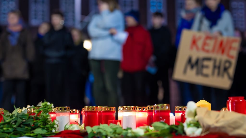 Im Gegensatz zum Rückgang bei den Tötungsdelikten stiegen die registrierten Opferzahlen bei allen anderen gegen Frauen gerichteten Straftaten an. (Archivbild)