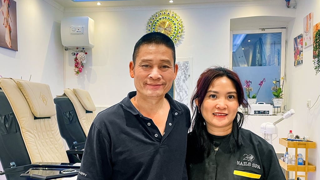 Vo Ta Hop  und seine Frau Pham Thi Van haben den Salon an der Karlstraße in Bernburg eröffnet. Das Paar möchte langfristig in der Stadt ankommen.&nbsp;