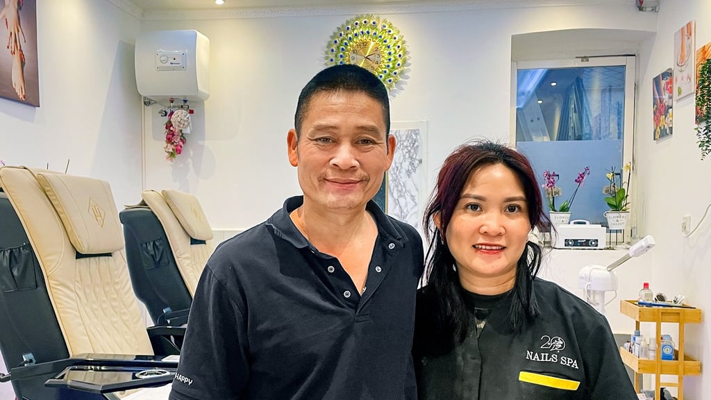 Vo Ta Hop und seine Frau Pham Thi Van haben den Salon an der Karlstraße in Bernburg eröffnet. Das Paar möchte langfristig in der Stadt ankommen.