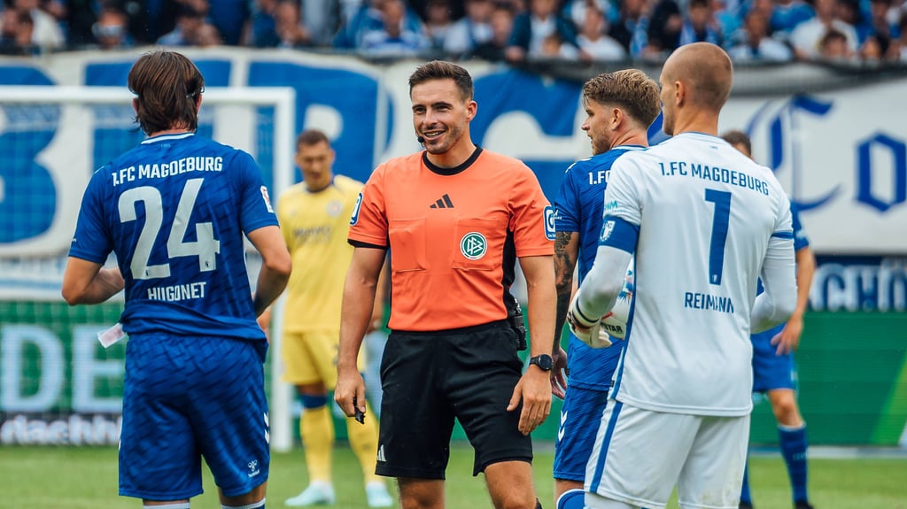 Schiedsrichter Tom Bauer wird das Auswärtsspiel des 1. FC Magdeburg bei Fortuna Düsseldorf am Samstag leiten.