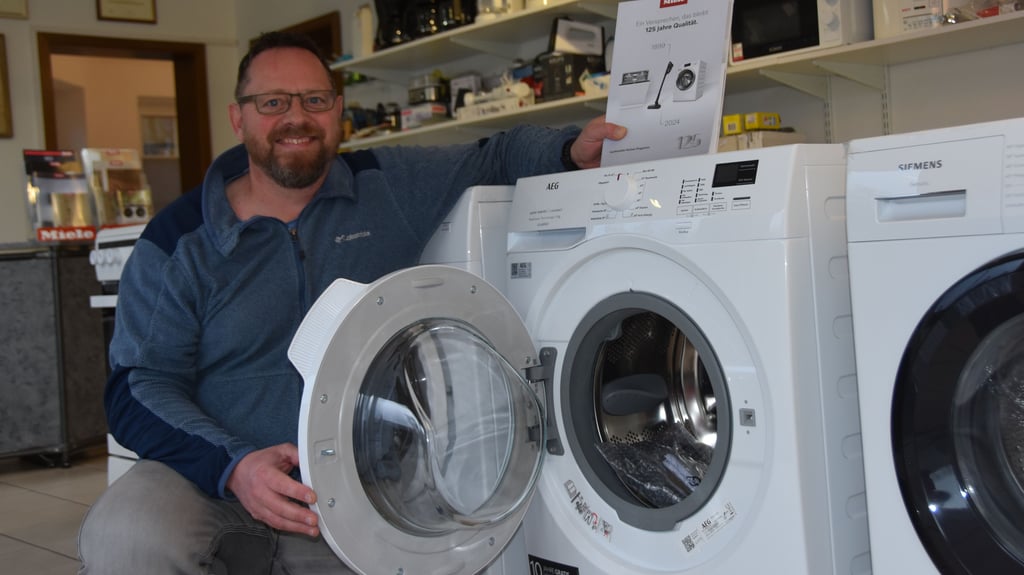 Peter Kanitz in seinem Geschäft in Rätzlingen – hier konzentriert sich künftig das gesamte Angebot.