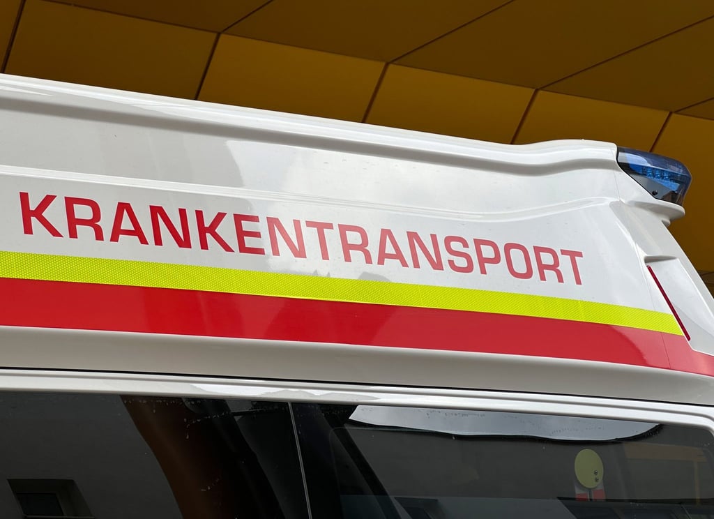 In einem winzigen Spalt war ein junger Deutscher im österreichischen Wintersportort Sölden stundenlang eingeklemmt.