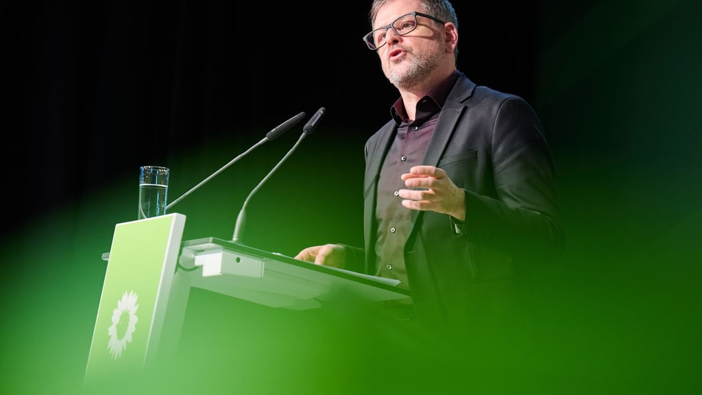 Werner Graf ist seit 2021 im Berliner Abgeordnetenhaus und seit 2022 Co-Vorsitzender der Grünen-Fraktion.