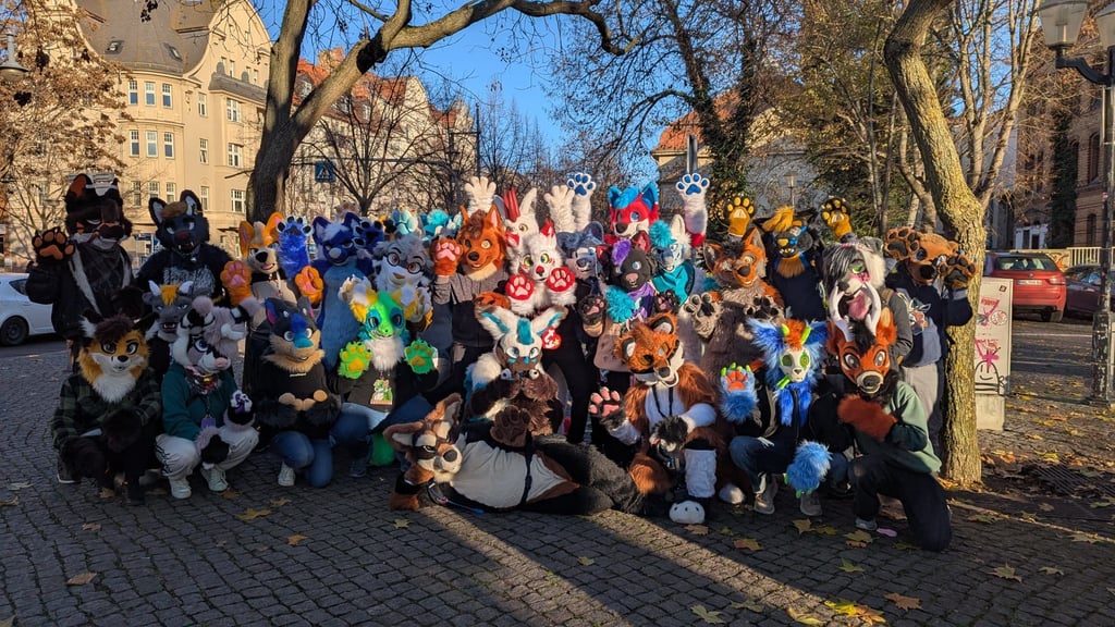 Ein sogenanntes Furries-Treffen fand am Samstag in Halle statt. 