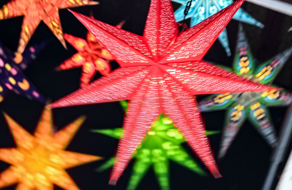 Nach dem Totensonntag läuten die Kirchen die Adventszeit ein. (Symbolbild)