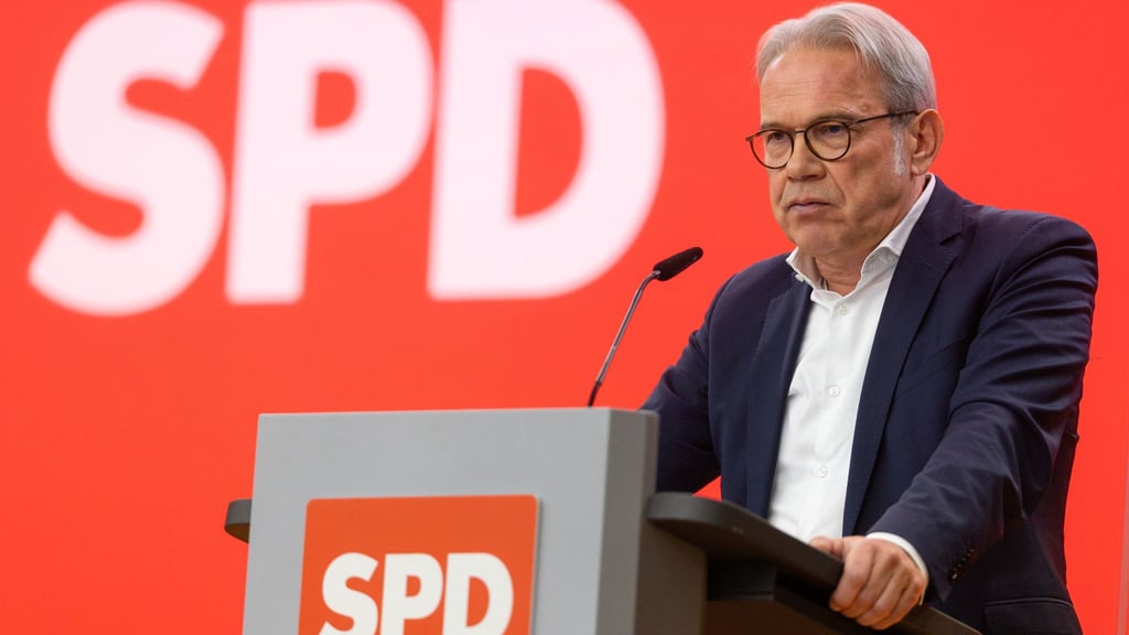Thüringens SPD-Chef Georg Maier will das Polizeiaufgabengesetz so ändern, dass gefährdete Frauen vor potenziellen Tätern gewarnt werden.