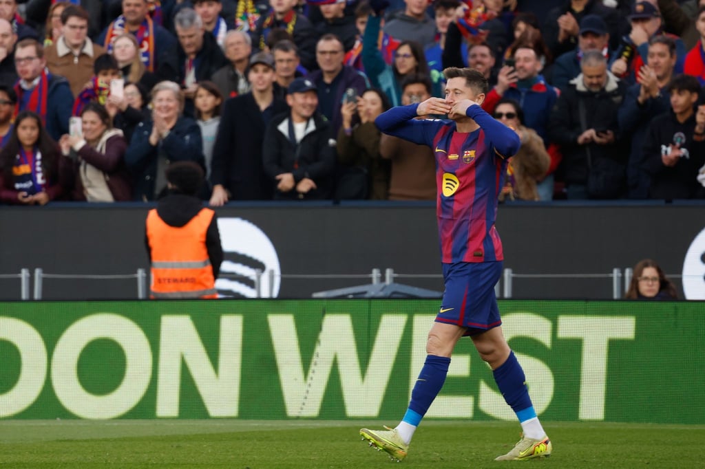 Robert Lewandowski leitet den Sieg bei der Rückkehr ins Camp Nou ein.