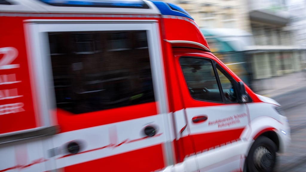 Die 70-Jährige wurde in ein Krankenhaus gebracht. (Symbolbild)