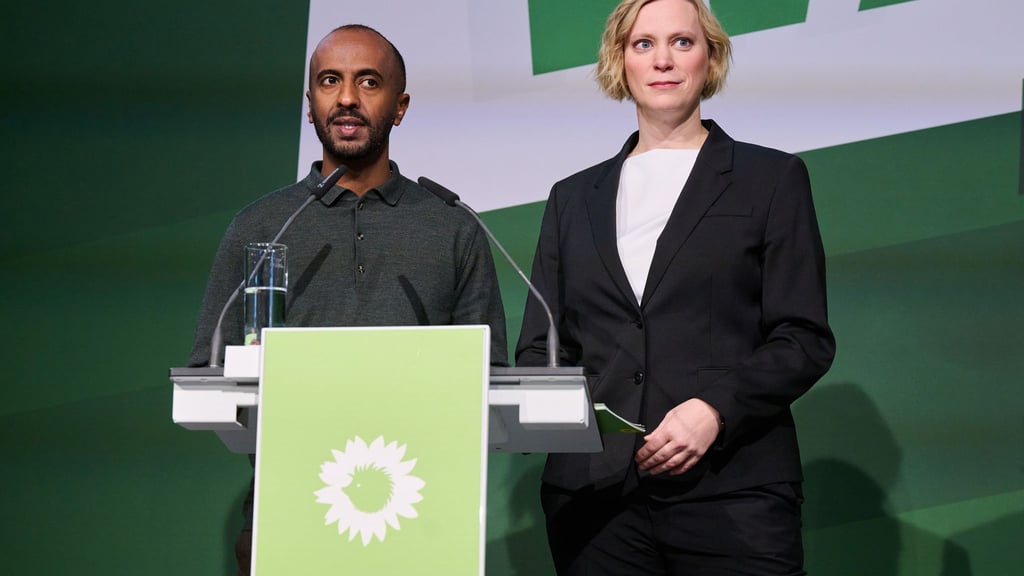 Nina Stahr und Philmon Ghirmai bilden seit 2023 die Doppelspitze der Berliner Grünen.