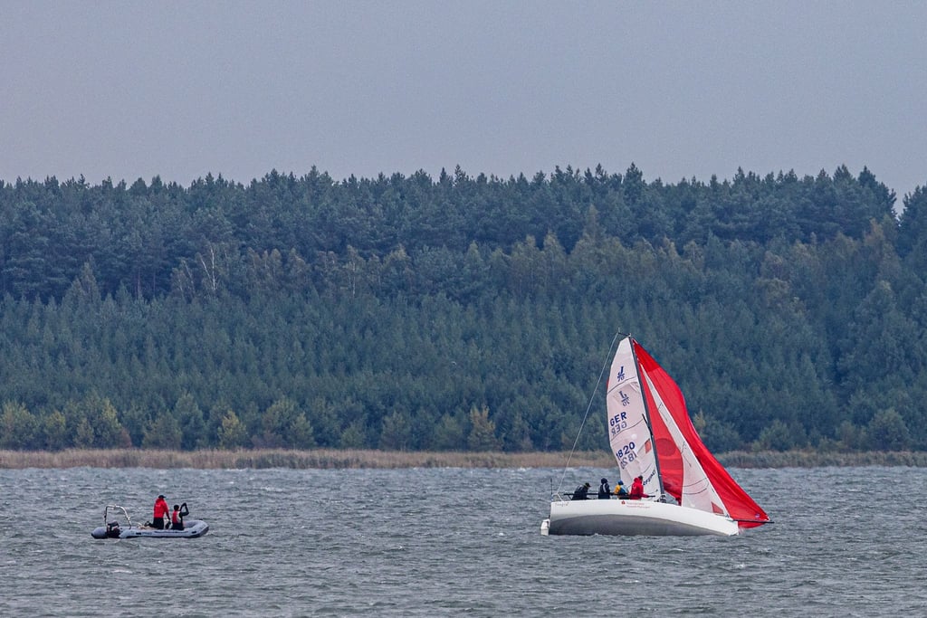 Auf dem Geierswalder See ist ein Mann über Bord gegangen. (Symbolbild)