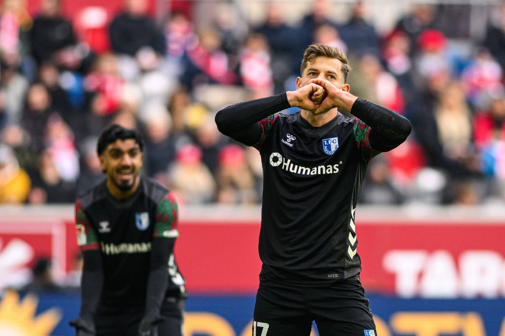 Rayan Ghrieb (li.) und Alexander Nollenberger vom 1. FC Magdeburg: Niederlage in letzter Sekunde.